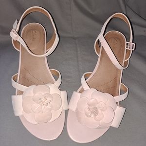 Pink Clark's sandals with flower detail Size 9W